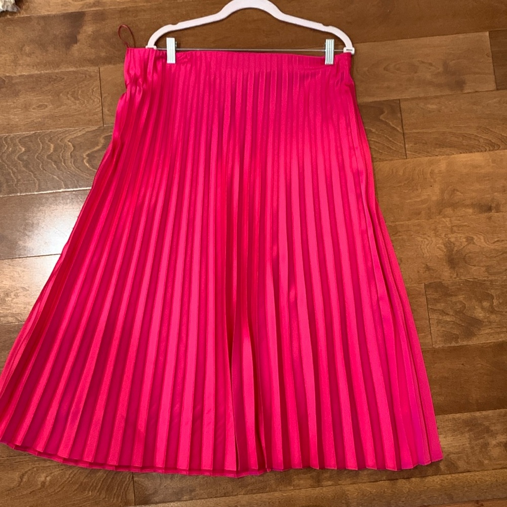 Jcrew gorgeous, shiny pink pleaded skirt XL14